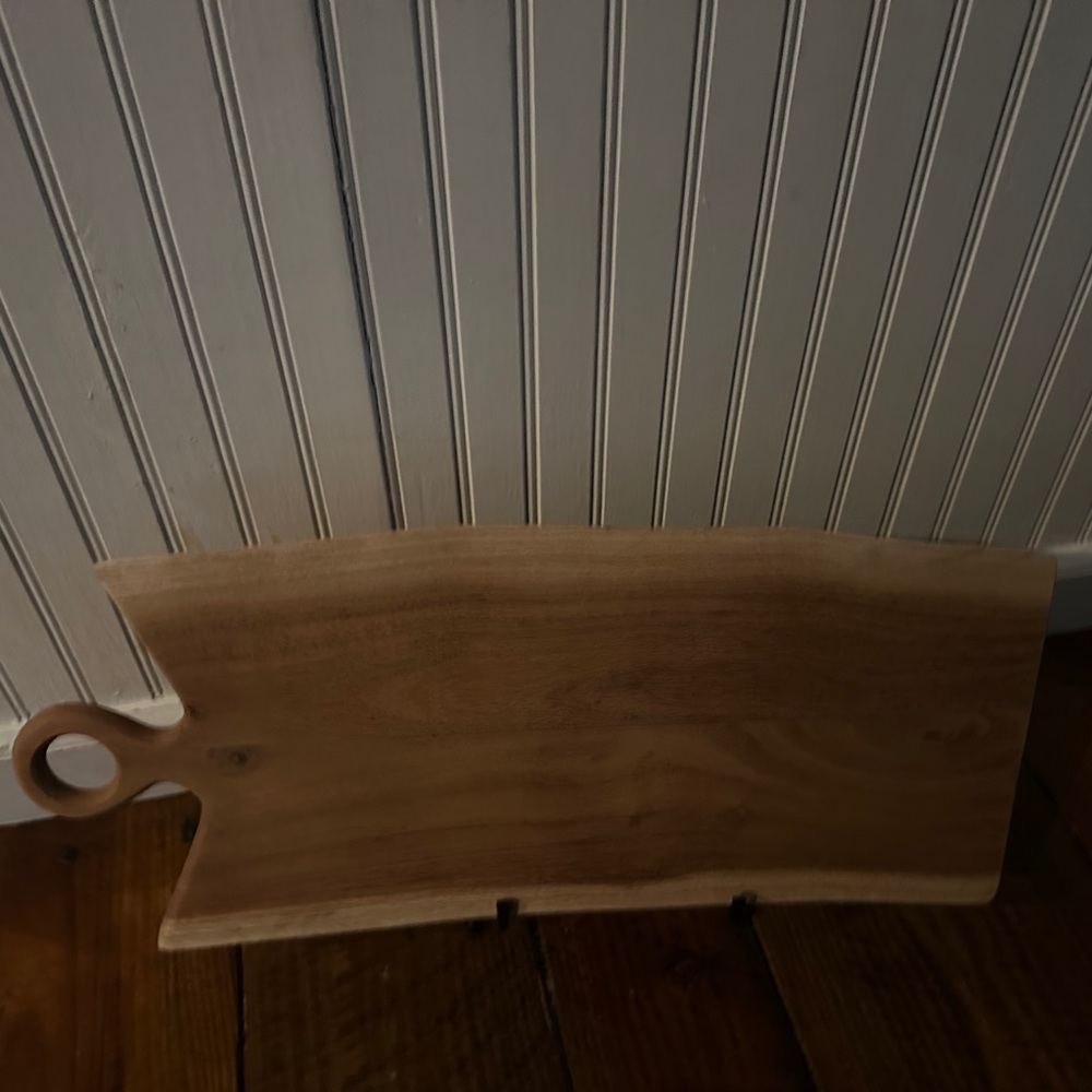 Wooden Cutting Board with Handle